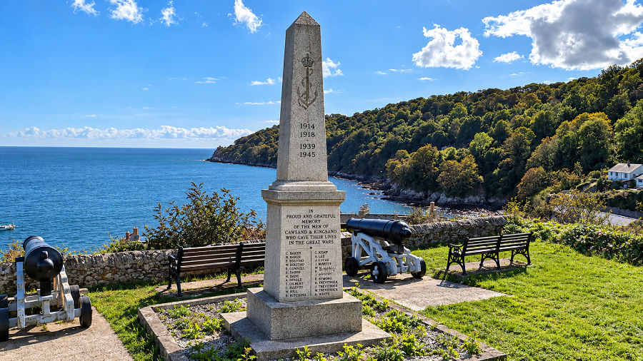 The war memorial, the guns and Cawsand Fort