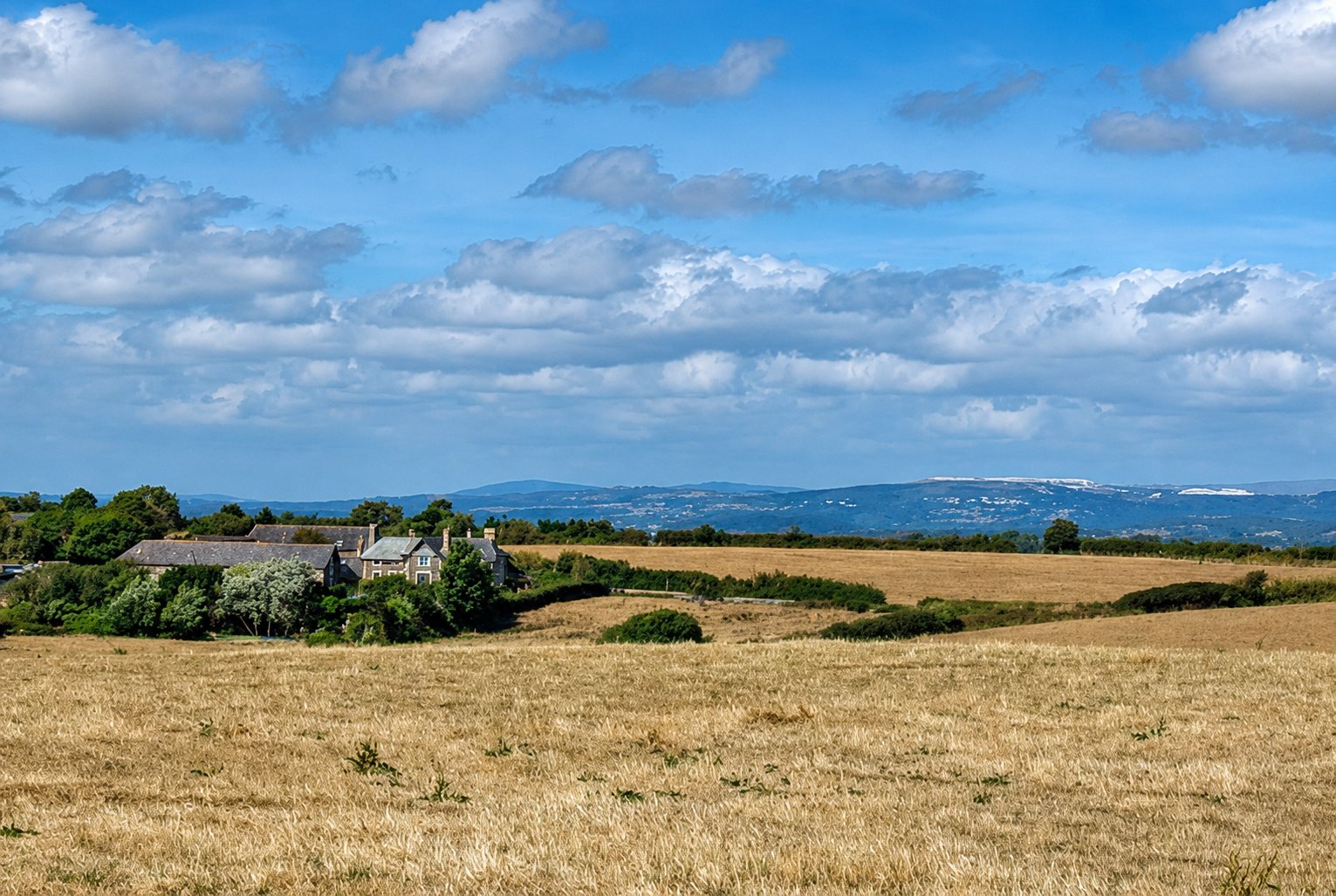 Rowden Farm and countryside