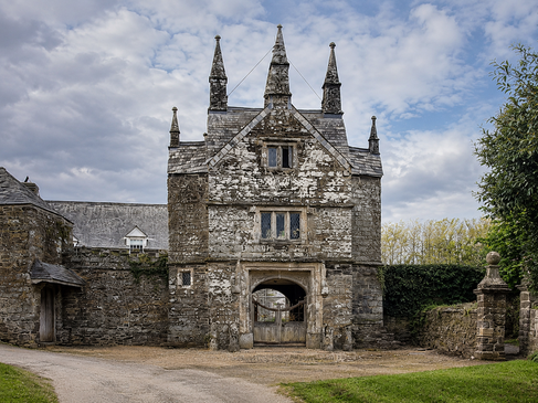 Gatehouse at Bradstone Manor
